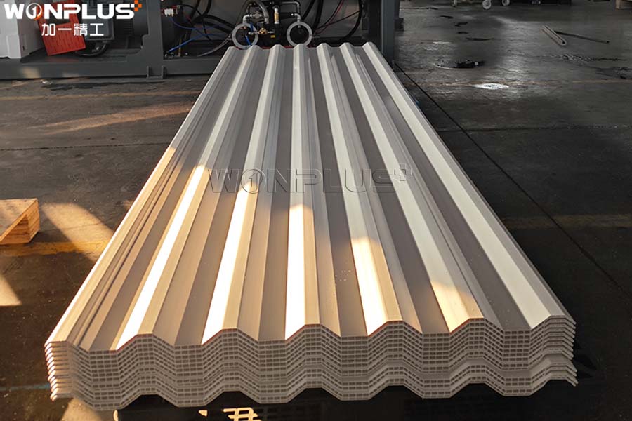 تم تشغيل خط السقف المجوف المصنوع من مادة PVC من WONPLUS بأداء مستقر