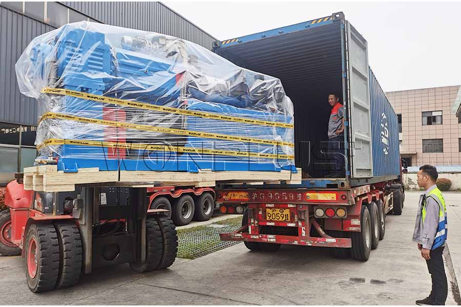 تسليم خط إنتاج لوح التسقيف PVC WONPLUS إلى إندونيسيا